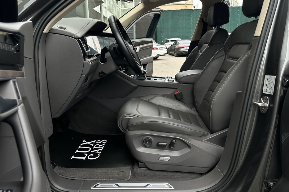 Продам Volkswagen Touareg TDI Elegance  2021 года в Киеве