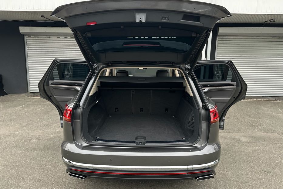 Продам Volkswagen Touareg TDI Elegance  2021 года в Киеве