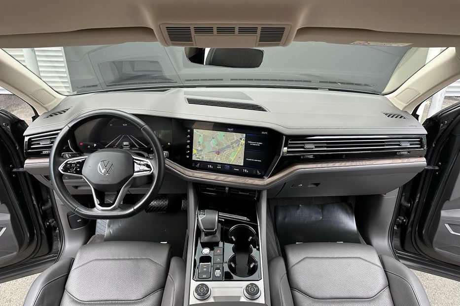 Продам Volkswagen Touareg TDI Elegance  2021 года в Киеве