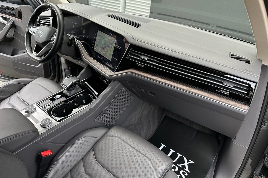 Продам Volkswagen Touareg TDI Elegance  2021 года в Киеве