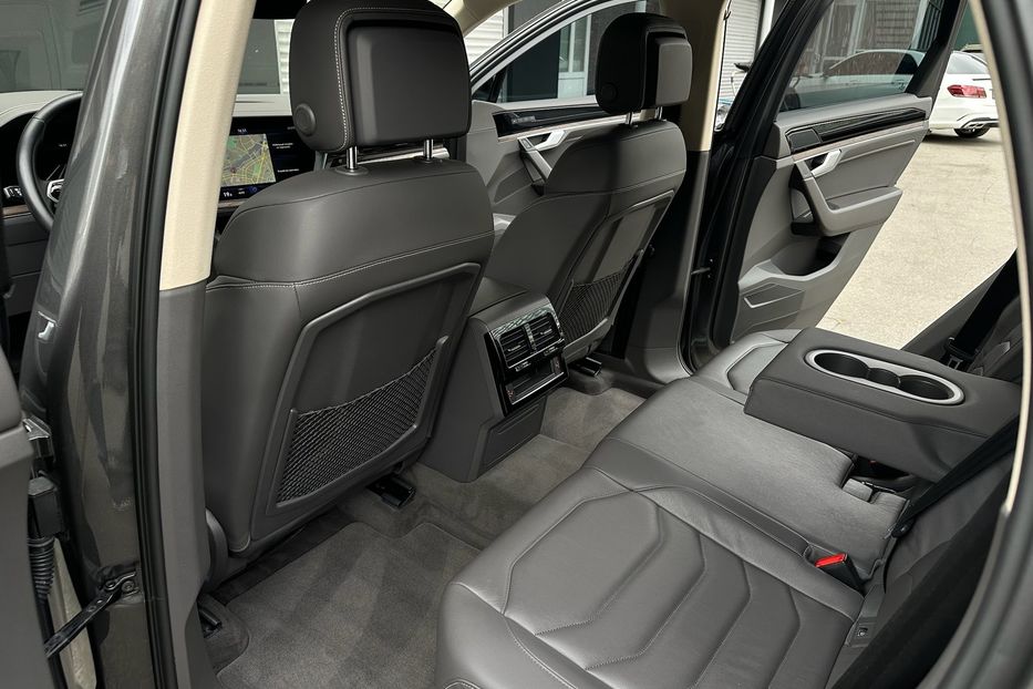 Продам Volkswagen Touareg TDI Elegance  2021 года в Киеве