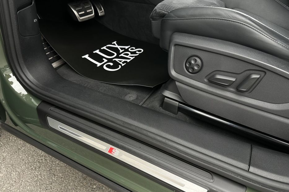 Продам Audi Q5 40TDI S-Line 2023 года в Киеве