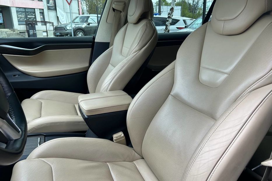 Продам Tesla Model X 90кв 2016 года в Черновцах