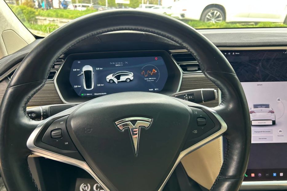 Продам Tesla Model X 90кв 2016 года в Черновцах
