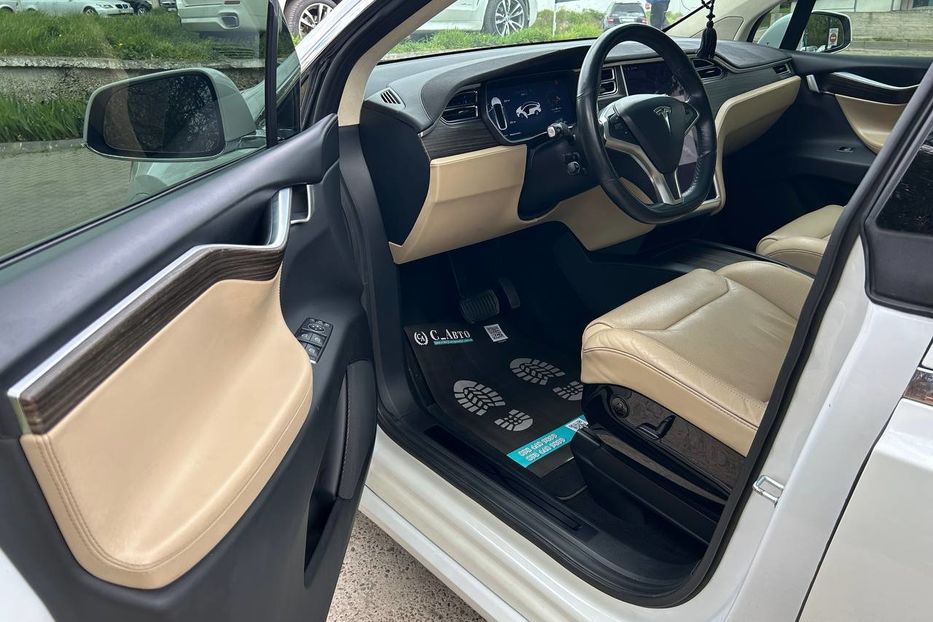 Продам Tesla Model X 90кв 2016 года в Черновцах