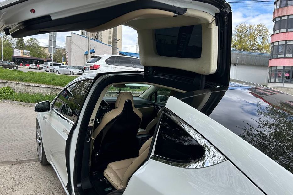 Продам Tesla Model X 90кв 2016 года в Черновцах