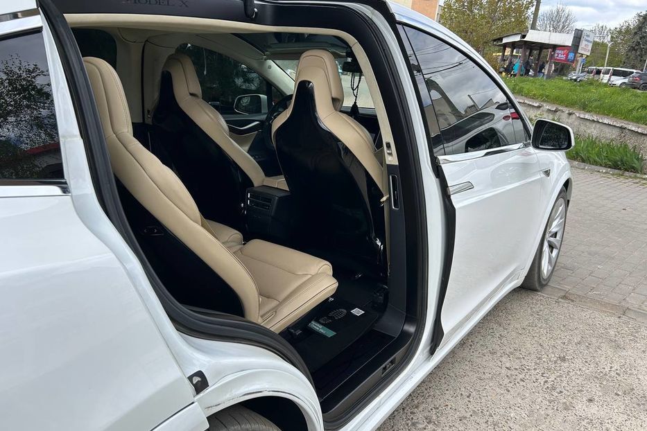 Продам Tesla Model X 90кв 2016 года в Черновцах