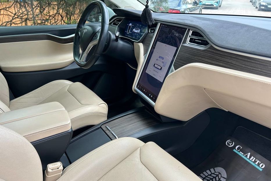 Продам Tesla Model X 90кв 2016 года в Черновцах