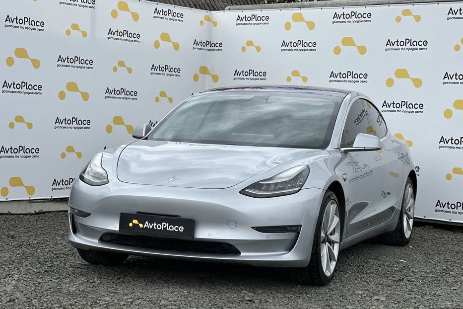 Продам Tesla Model 3 2018 года в Луцке