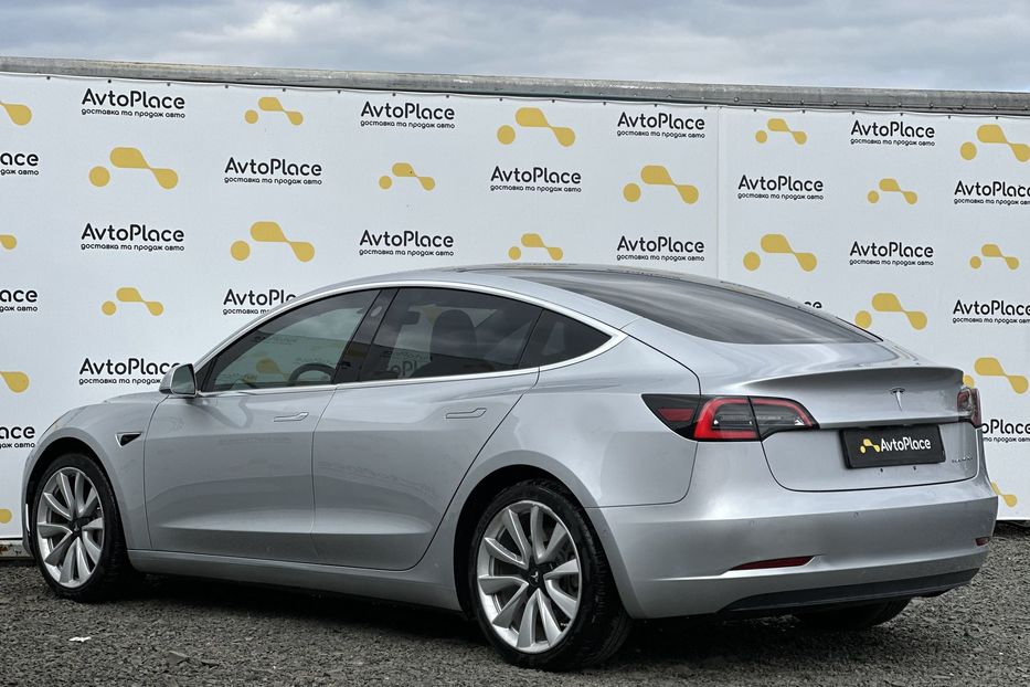 Продам Tesla Model 3 2018 года в Луцке