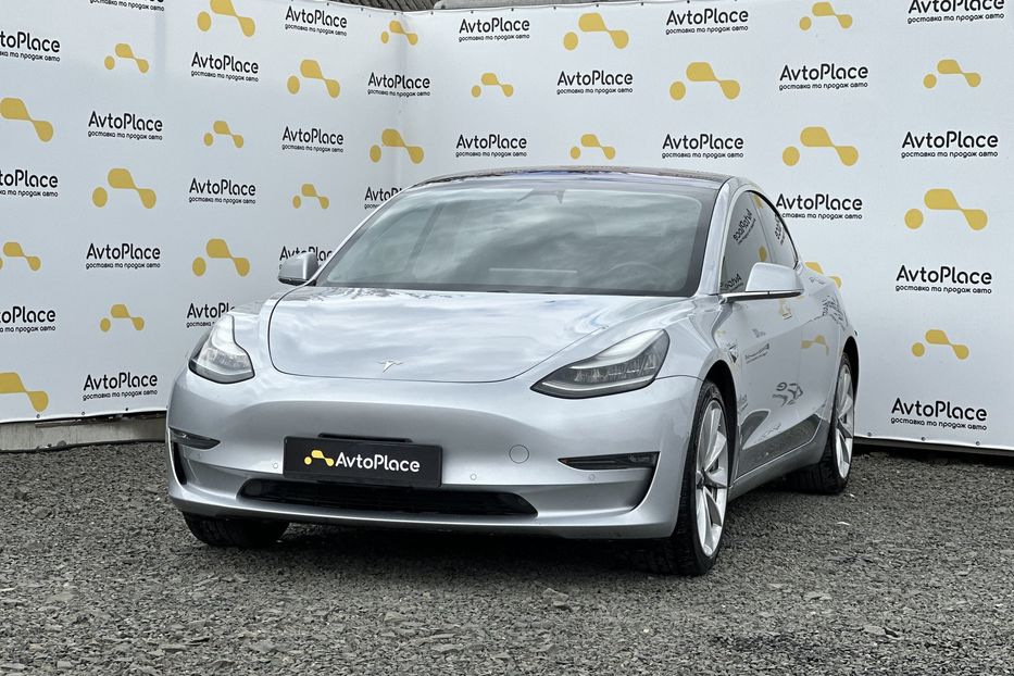 Продам Tesla Model 3 2018 года в Луцке