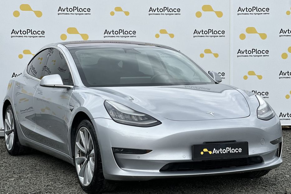 Продам Tesla Model 3 2018 года в Луцке