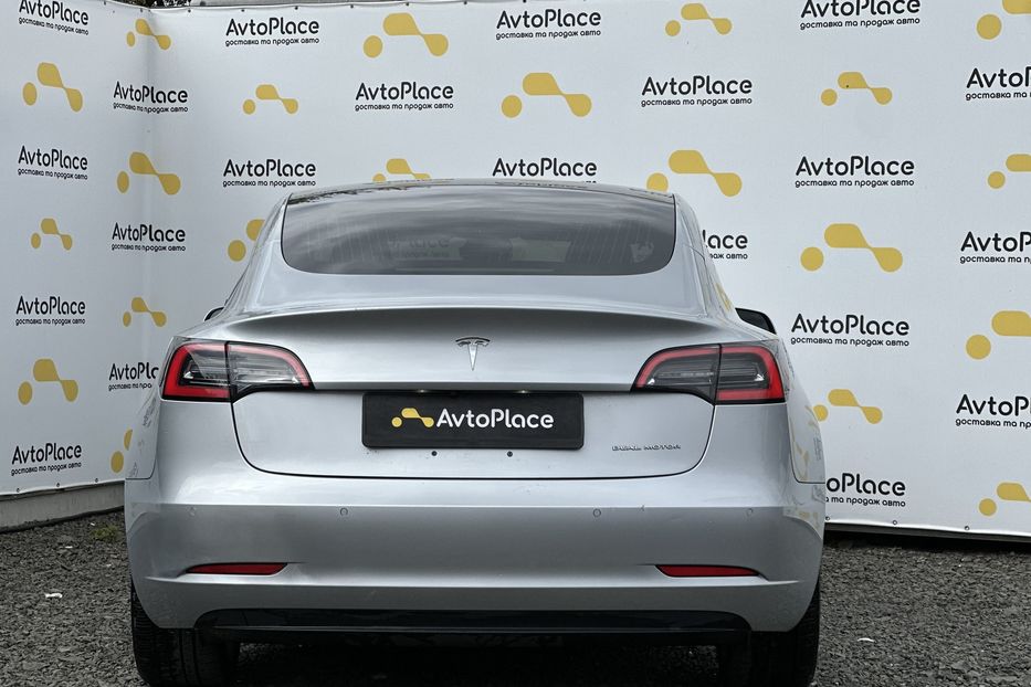 Продам Tesla Model 3 2018 года в Луцке