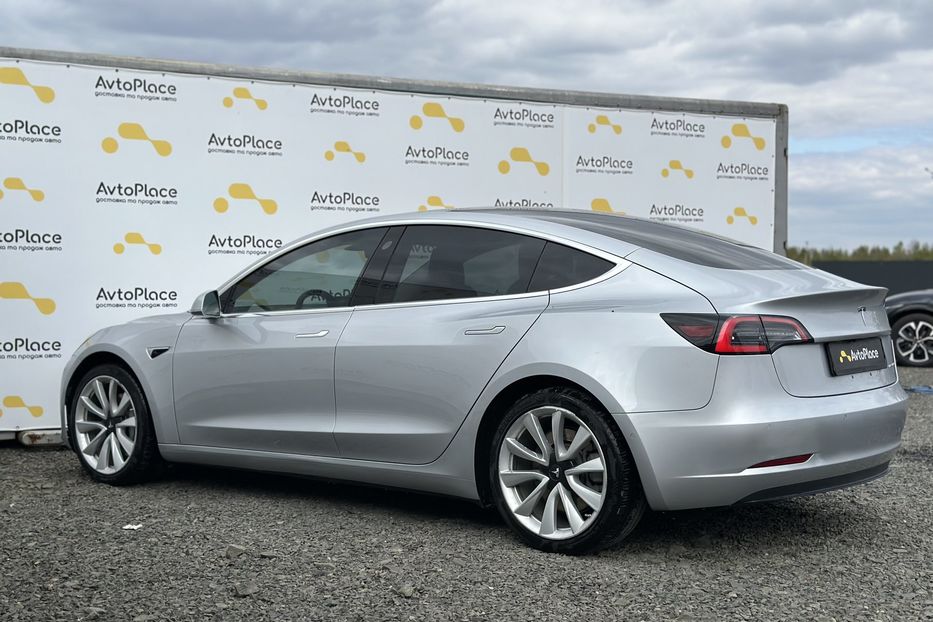 Продам Tesla Model 3 2018 года в Луцке