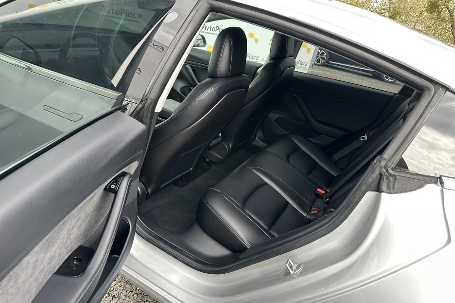 Продам Tesla Model 3 2018 года в Луцке