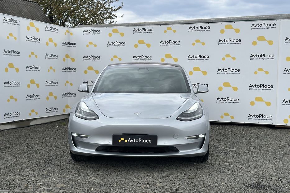 Продам Tesla Model 3 2018 года в Луцке