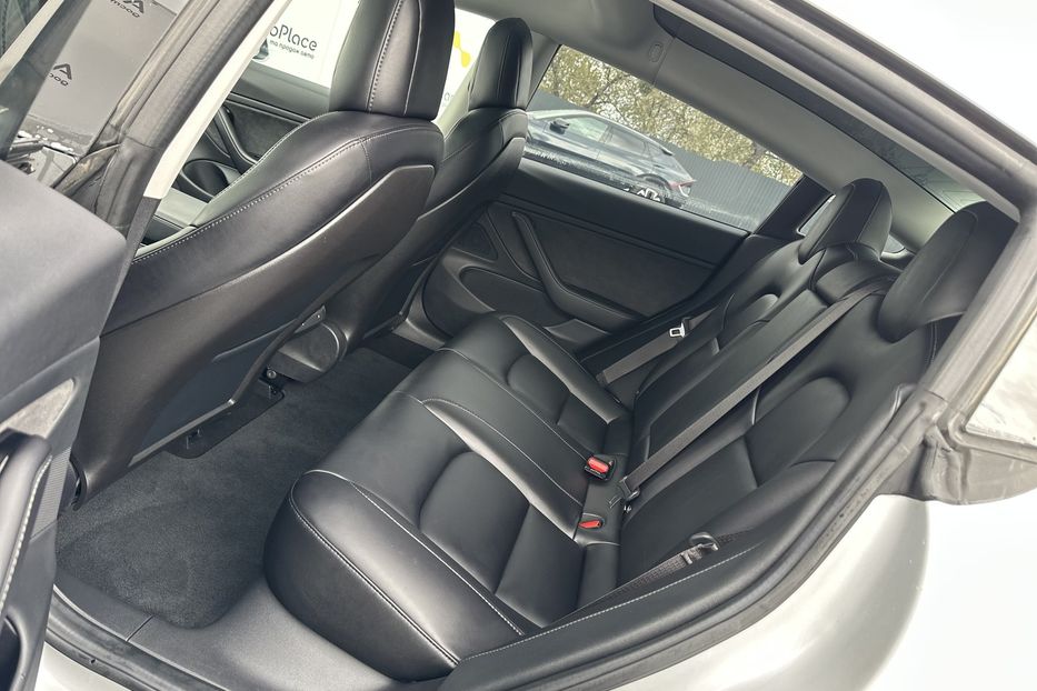 Продам Tesla Model 3 2018 года в Луцке