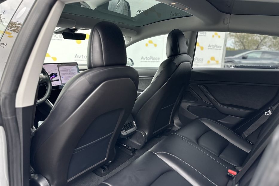 Продам Tesla Model 3 2018 года в Луцке
