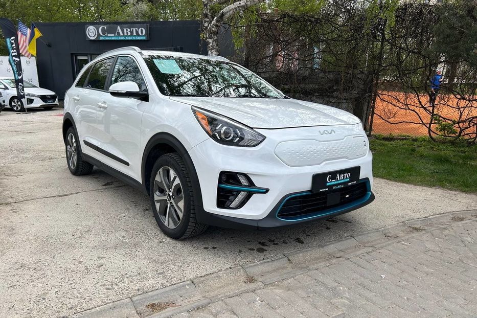 Продам Kia Niro 64кВ 2022 года в Черновцах