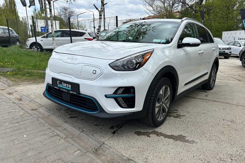 Продам Kia Niro 64кВ 2022 года в Черновцах