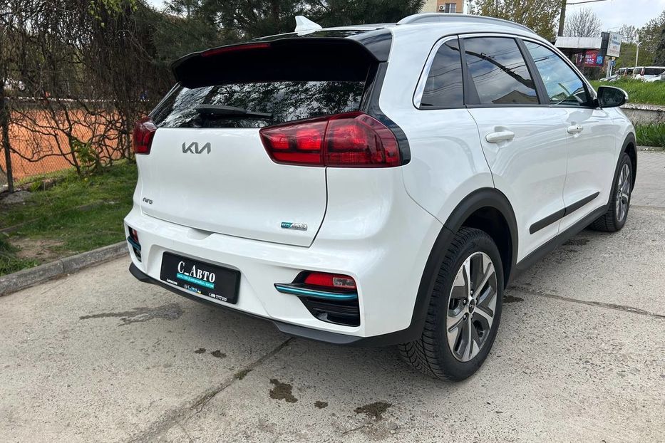 Продам Kia Niro 64кВ 2022 года в Черновцах