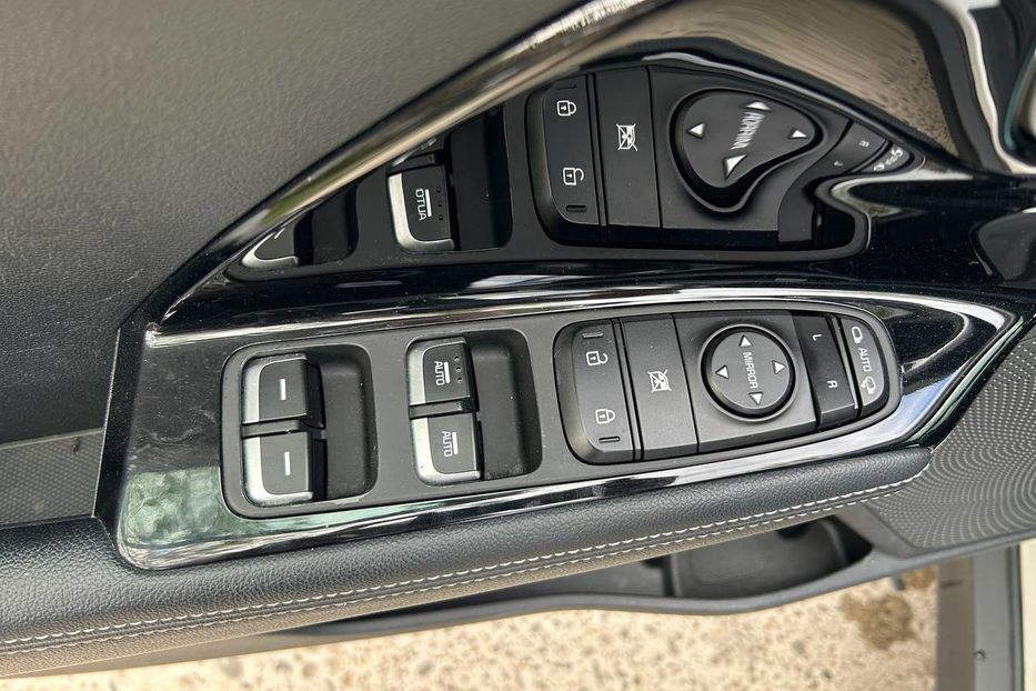 Продам Kia Niro 64кВ 2022 года в Черновцах