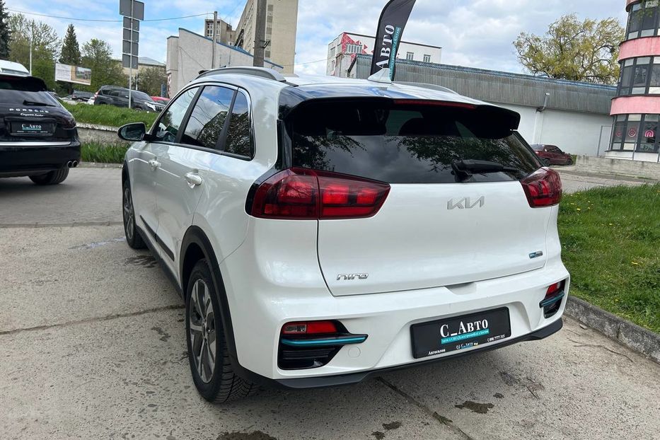 Продам Kia Niro 64кВ 2022 года в Черновцах