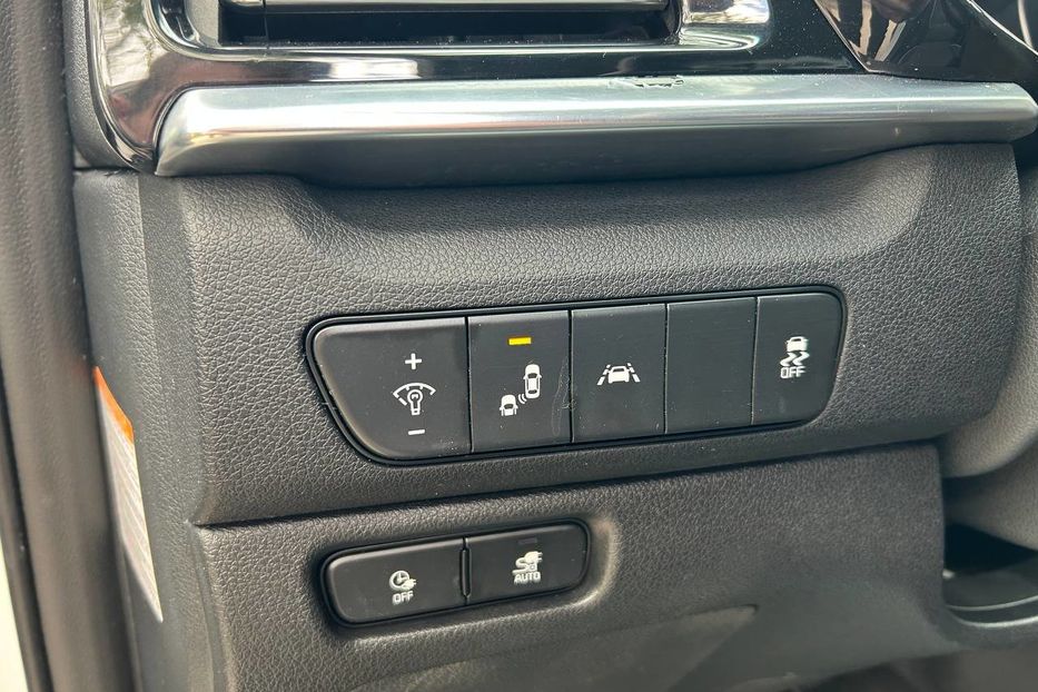 Продам Kia Niro 64кВ 2022 года в Черновцах