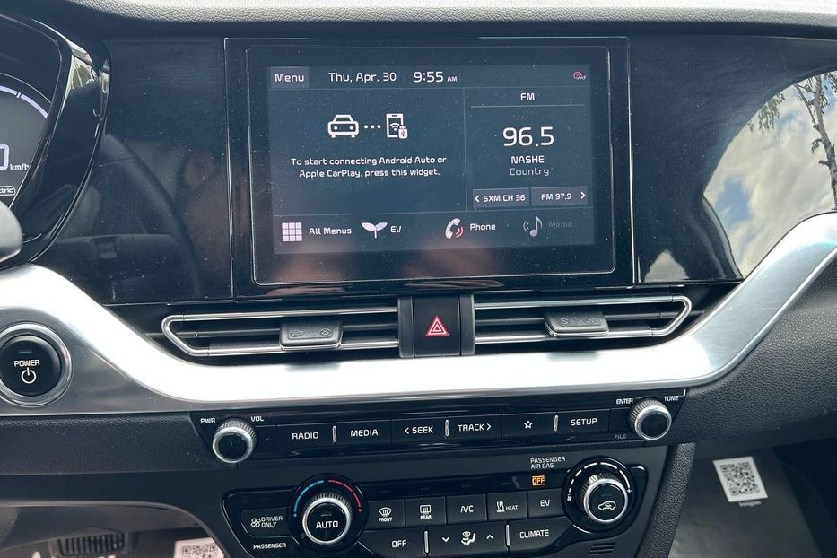Продам Kia Niro 64кВ 2022 года в Черновцах