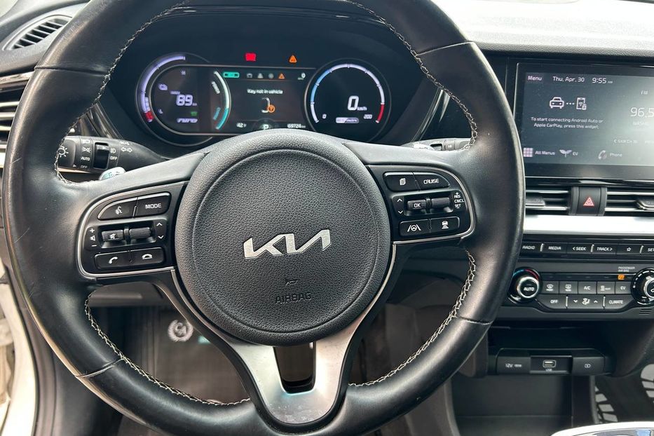 Продам Kia Niro 64кВ 2022 года в Черновцах