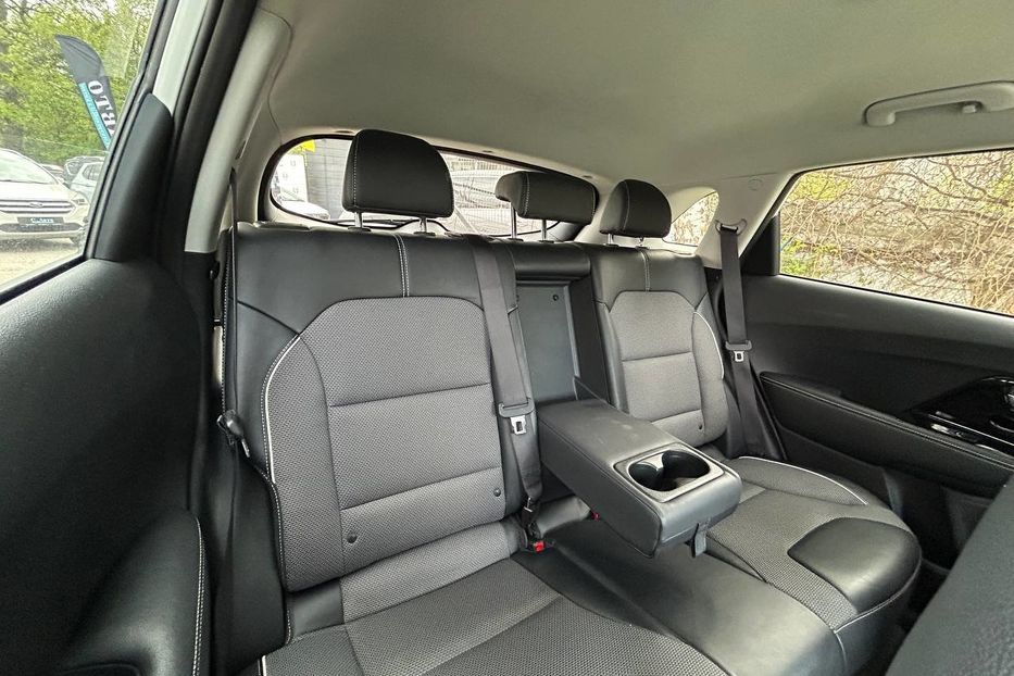 Продам Kia Niro 64кВ 2022 года в Черновцах
