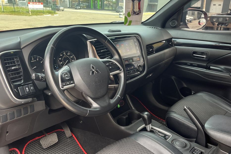 Продам Mitsubishi Outlander 7 місць 2014 года в Николаеве