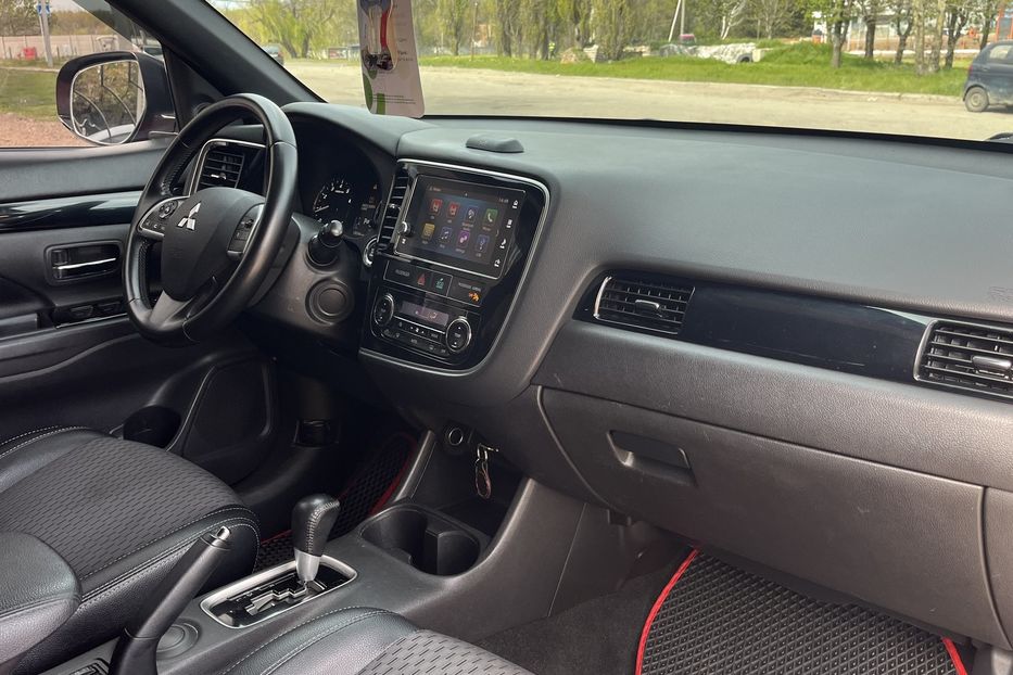 Продам Mitsubishi Outlander 7 місць 2014 года в Николаеве
