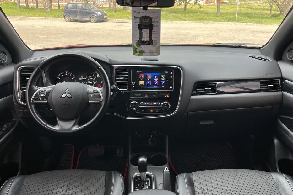 Продам Mitsubishi Outlander 7 місць 2014 года в Николаеве