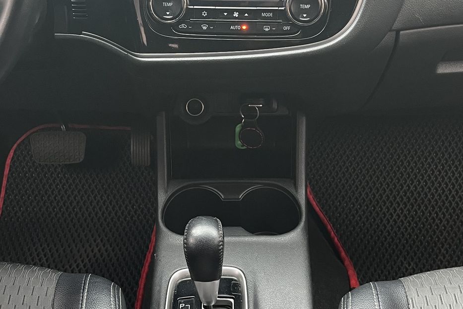 Продам Mitsubishi Outlander 7 місць 2014 года в Николаеве