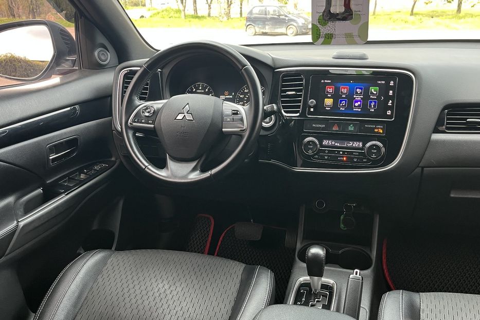 Продам Mitsubishi Outlander 7 місць 2014 года в Николаеве