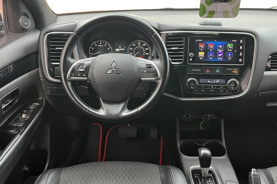 Продам Mitsubishi Outlander 7 місць 2014 года в Николаеве