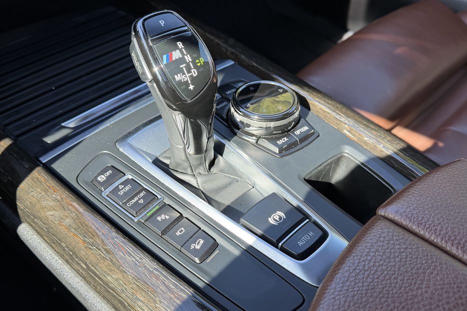 Продам BMW X5 M50d  2013 года в Киеве