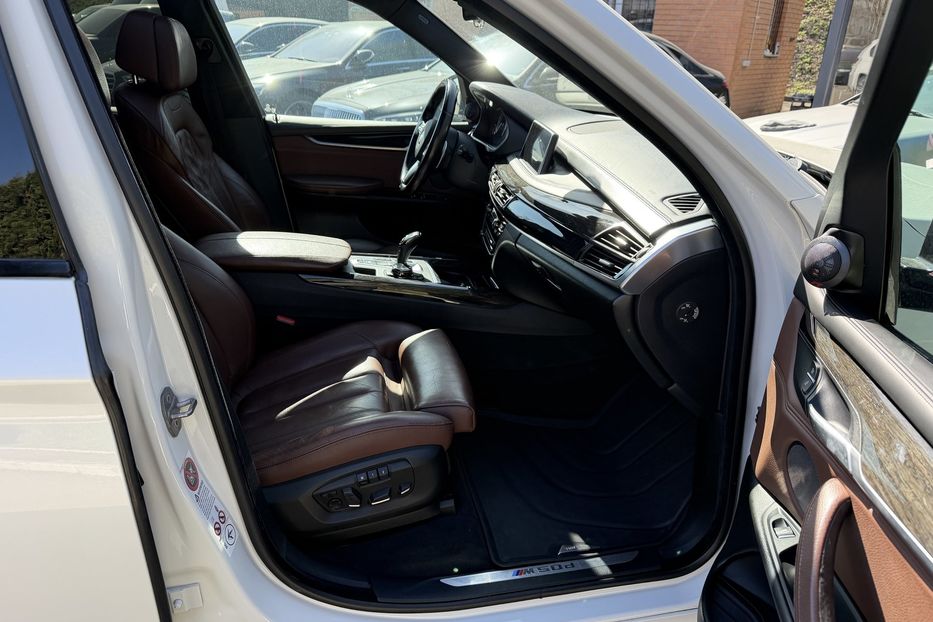 Продам BMW X5 M50d  2013 года в Киеве