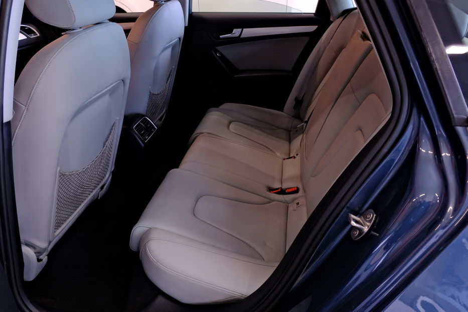 Продам Audi A4 2015 года в Одессе