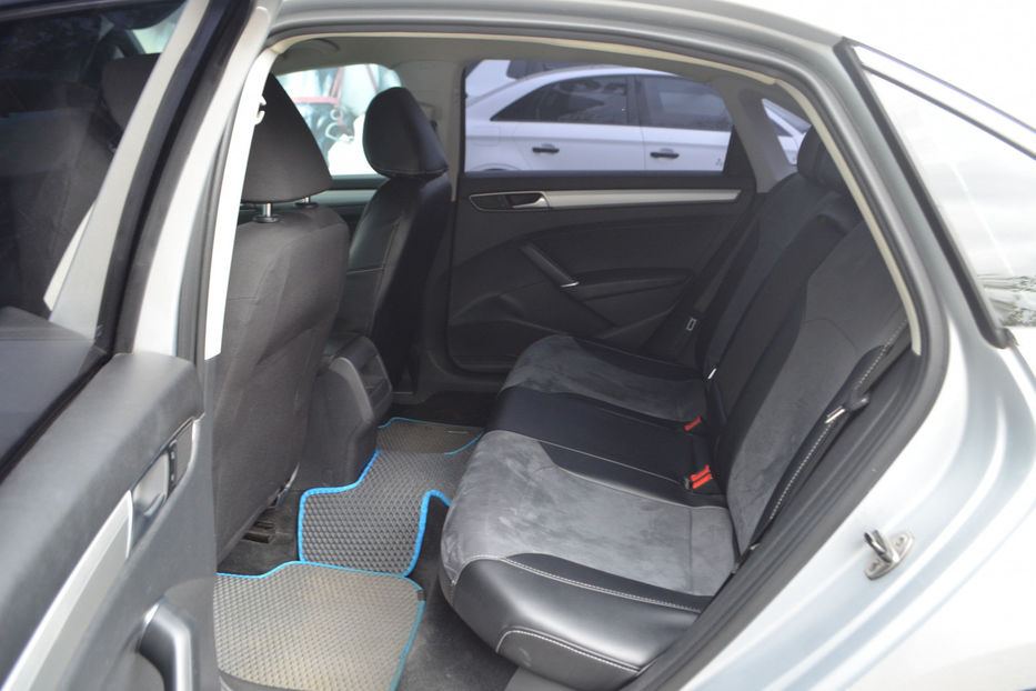 Продам Volkswagen Passat B8 NMS  •  1.8 TSI MT (170 к.с.)  2016 года в Киеве