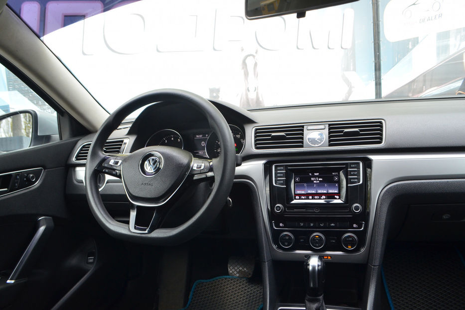 Продам Volkswagen Passat B8 NMS  •  1.8 TSI MT (170 к.с.)  2016 года в Киеве