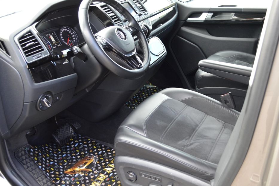 Продам Volkswagen Multivan Highline 2018 года в Одессе