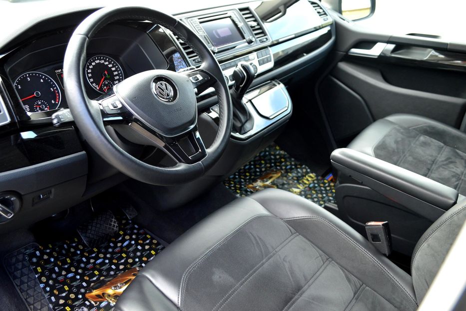 Продам Volkswagen Multivan Highline 2018 года в Одессе