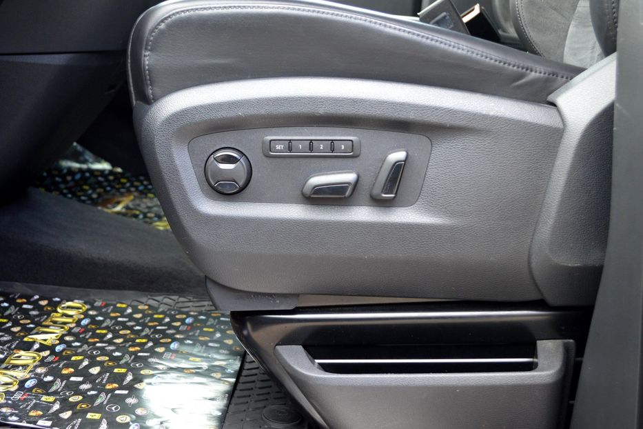 Продам Volkswagen Multivan Highline 2018 года в Одессе
