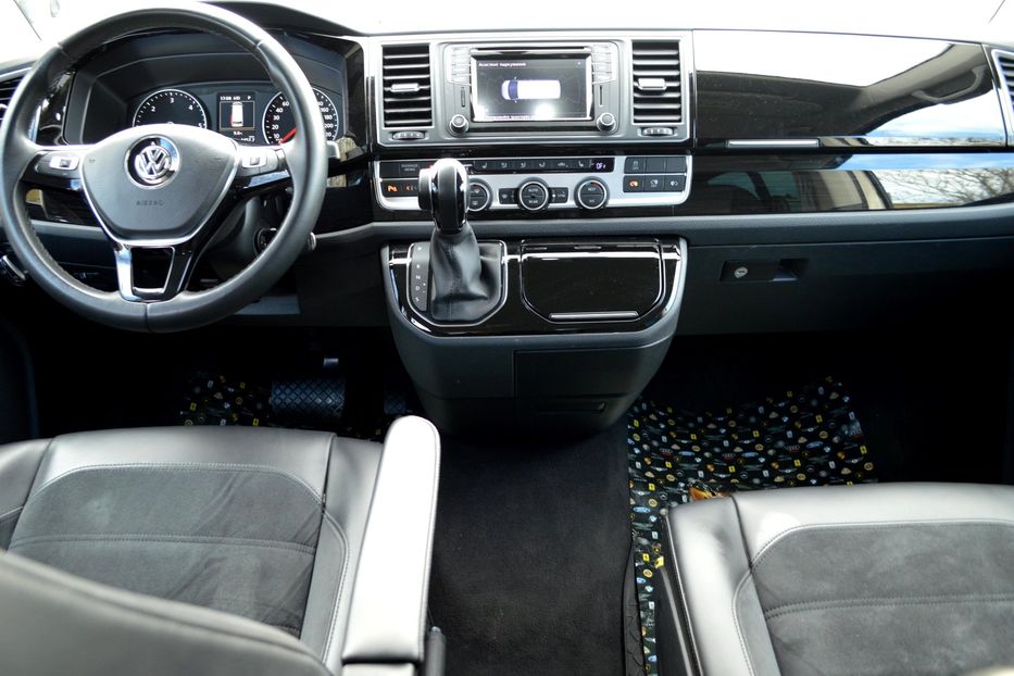 Продам Volkswagen Multivan Highline 2018 года в Одессе