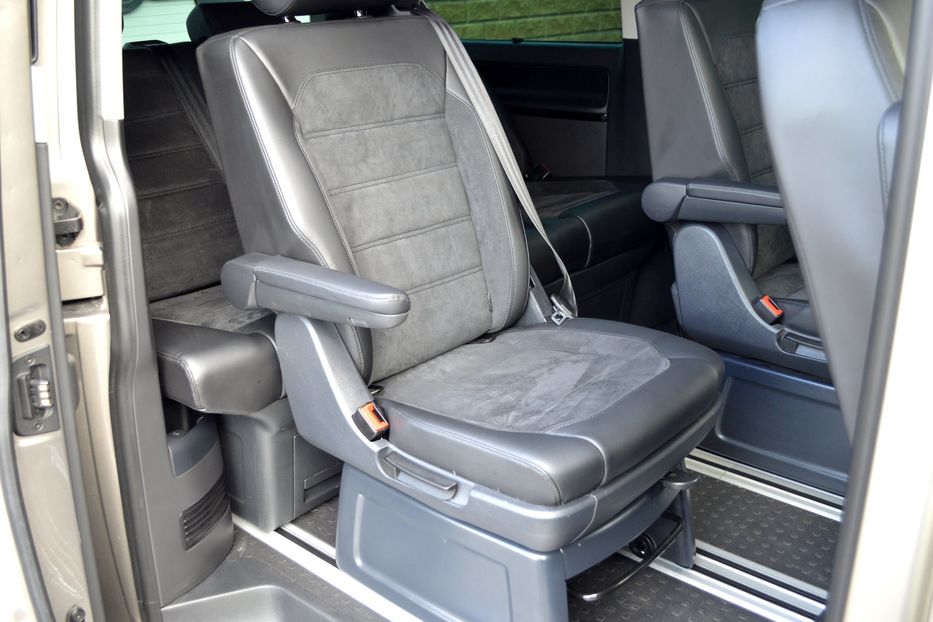 Продам Volkswagen Multivan Highline 2018 года в Одессе