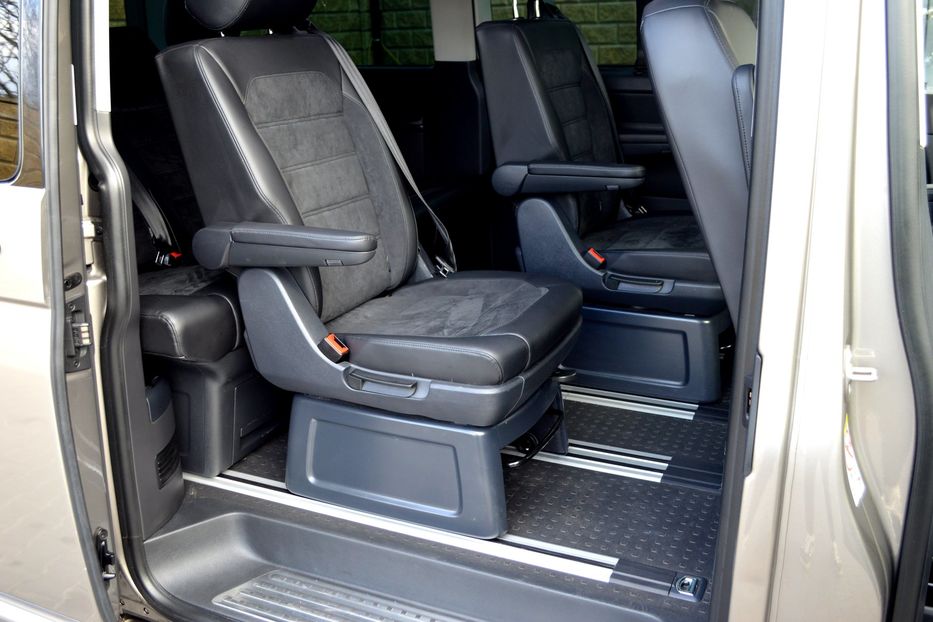 Продам Volkswagen Multivan Highline 2018 года в Одессе