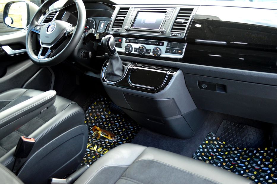 Продам Volkswagen Multivan Highline 2018 года в Одессе
