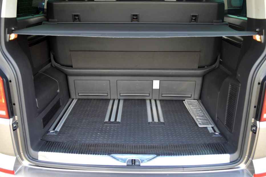 Продам Volkswagen Multivan Highline 2018 года в Одессе